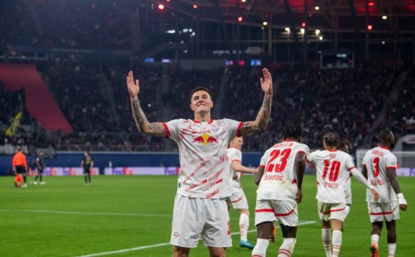 记者：关于下赛季在那边踢球，塞斯科的团队但愿有更多本领去琢磨