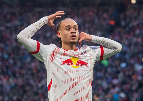 罗马诺：西蒙斯并非因受伤缺席热身赛，他明确希望加盟切尔西