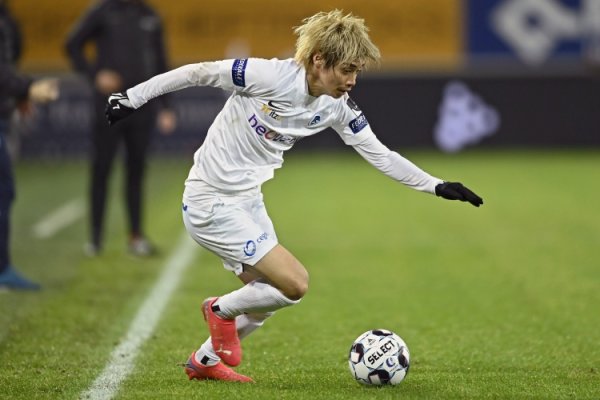 记者：32岁伊东纯也接近总结亨克，预测转会费300万欧&签约三年