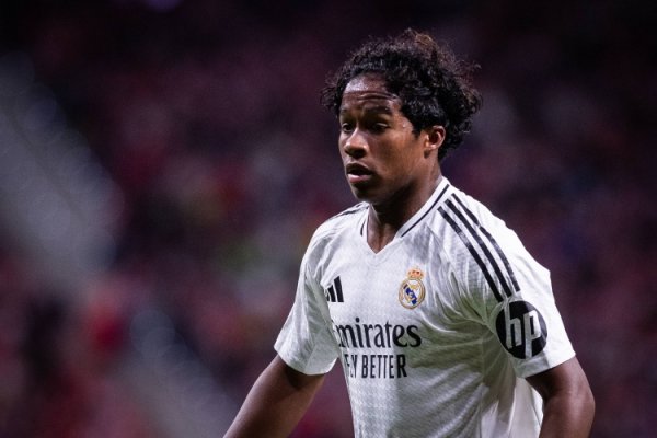 记者：恩德里克早上7点50分到历练基地报到，是最早到的皇马球员