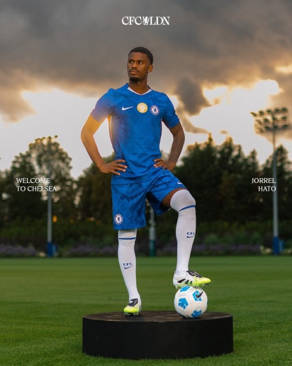 万能型当代后卫！蓝军官网先容哈托：兼具报复属性&联结能力