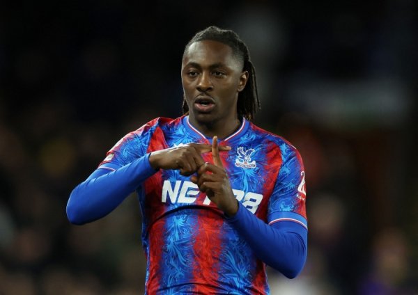 镜报：尽管阿森纳和利物浦特意，埃泽和格伊并未抹杀留队的可能性