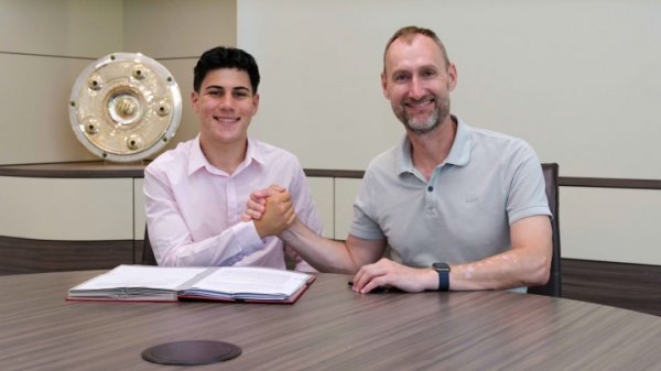 记者：秘鲁足协相关拜仁小将查韦斯，球员有阅历遵守德国、秘鲁