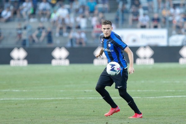 记者：目前唯一报价阿斯拉尼的意大利球队是萨索洛，但他也拒绝了