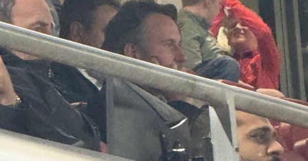 看球已经谈转会？博主社媒晒图：伊萨克牙东说念主现身安菲尔德球场