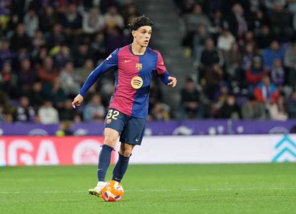 记者：福特收到多家俱乐部的租出/转会邀请，巴萨以为他最佳离开