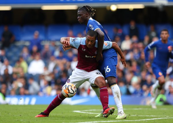 记者：乌戈丘库转会伯恩利达条约，转会费2300万镑&签约至2030年