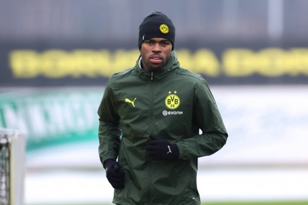 斯基拉：2500万镑+浮动，楚克乌梅卡行将加盟多特并签约至2030年