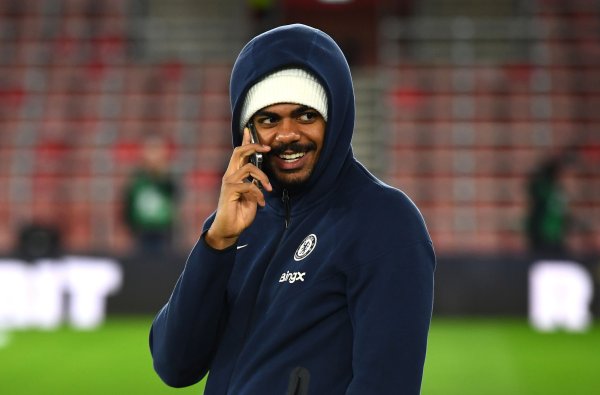 组葡萄牙套？英媒：维加被切尔西见告不在推敲内，利雅得收效挑升