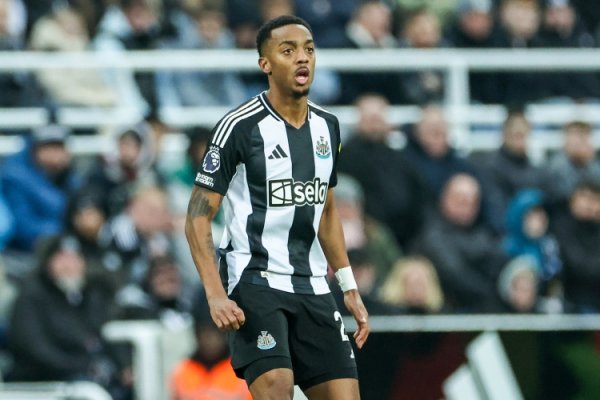 和K联赛队对抗后被担架抬离！记者：队友称威洛克的伤势不严重