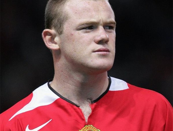 费迪南德：鲁尼的红魔首秀太惊艳了，C罗首秀也很棒但没那么夸张