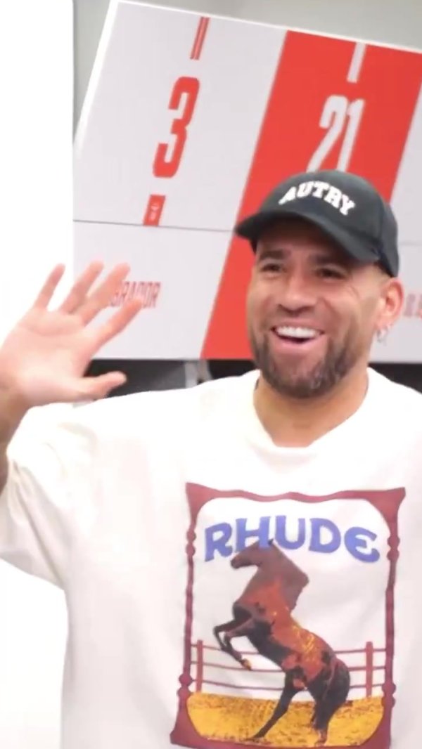 曾发生随性😂奥塔门迪更衣室宽宥里奥斯：你不会思跟我打架吧？