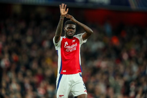 标晚：托马斯行将加盟比利亚雷亚尔，他已完成体检&将签1+1条约