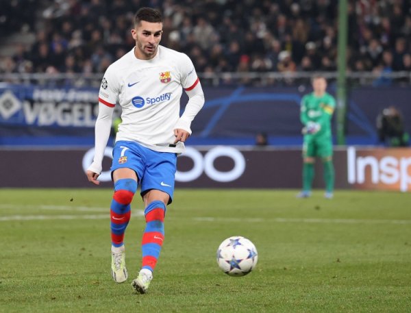 记者：费兰-托雷斯肌肉超负荷单独训练，德罗等小将随一线队训练