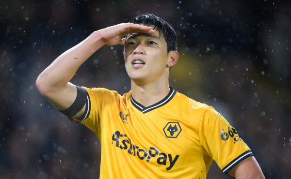 罗马诺：黄喜灿可能今夏离开狼队，两家俱乐部与其谈判