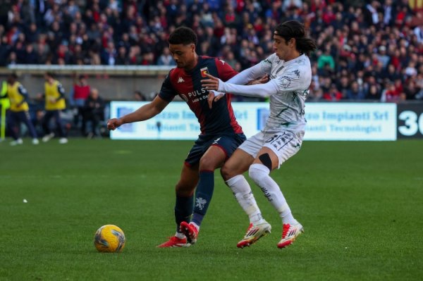 跟队：德温特已欢喜加盟AC米兰，球队正在与热那亚作念临了磋商