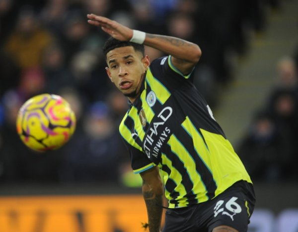 天外体育：热刺与曼城商谈萨维尼奥转会，但曼城不念念出售球员