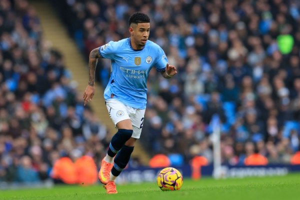 记者：热刺有利曼城边锋萨维尼奥，转会费可能跳跃4500万镑