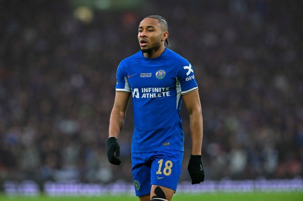 队报：拜仁正在积极寻找科曼的替代者，埃贝尔非常喜欢恩昆库