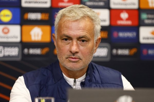 欧冠附加赛！穆帅：我在鹿特丹没赢过，但次回合总能逆转仅仅偶合