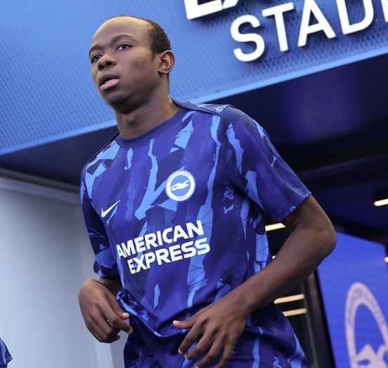 官方：布莱顿19岁中场亚尔库耶租出加盟斯旺西