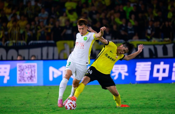 何宇鹏发文：终于重回我挚爱的绿茵场，能为国安踢球简直很幸福