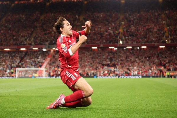 救赎之夜！罗马诺：基耶萨决心留在利物浦！赤军对他状况很酣畅