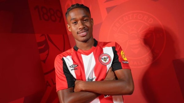 记者：流浪者与布伦特福德洽谈，尝试租赁19岁左后卫梅格霍马