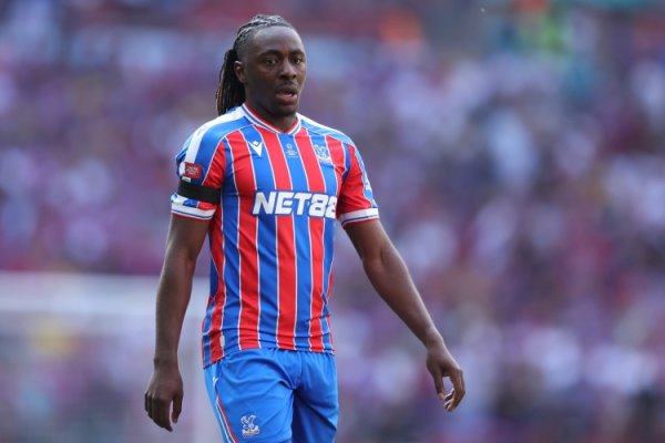 太阳报：固然埃泽转会传奇缠身，但水晶宫会无间让他上场比赛