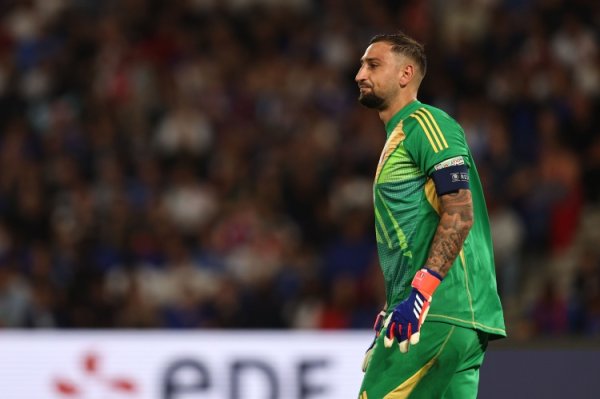 罗马诺：多纳鲁马思当前就离开巴黎，他但愿加盟曼城