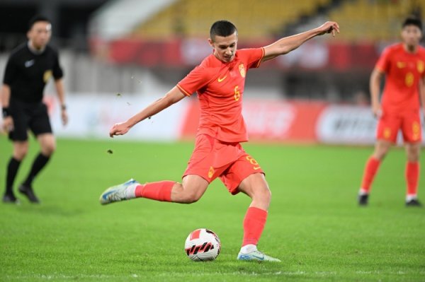 媒体东谈主：依木兰也曾伤愈，并随泰山一线队干涉了磨练