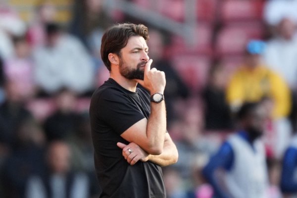 两战1-9惨败，邮报：流浪者需重整旗鼓 继续这样马丁离下课不远了