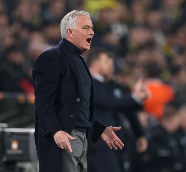 带不动？费内巴切是穆帅首个合手教完好赛季，没进决赛也没夺冠的队