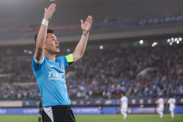 阎相闯离开大连英博，前往欧塞尔俱乐部学习青训