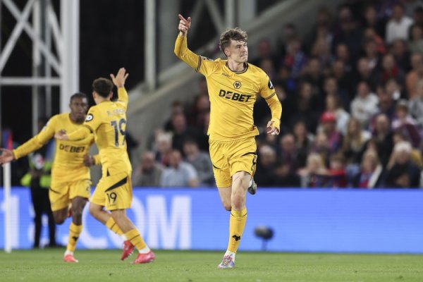 狼队主帅谈拉尔森本日缺阵：他仅仅受伤了，没方针出战