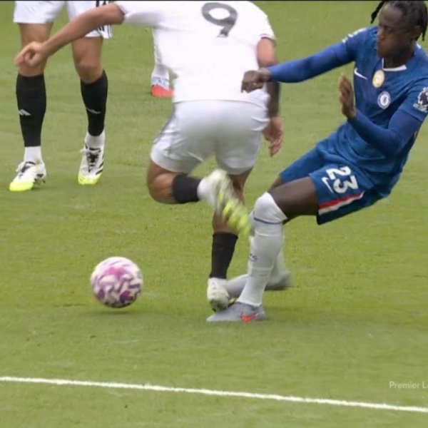 马雷斯卡：富勒姆进球前昭着踢到查洛巴，第二球是对方手球犯规