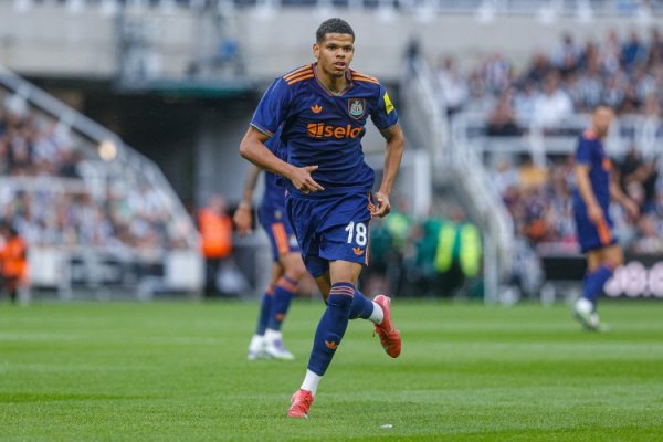 记者：多支球队特意引进纽卡时尚奥苏拉，可能在临了时期离队