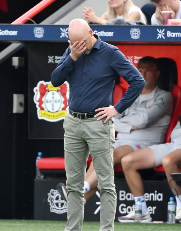 坦言选错教练！药厂总监：滕哈赫对此感到惊讶和失望是人之常情