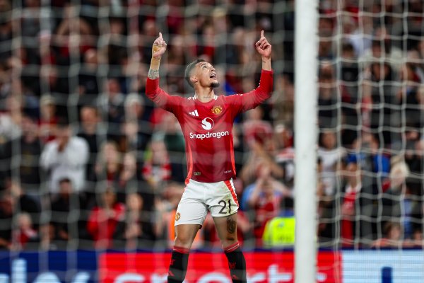 记者：曼联不需要向安东尼支付任何赔偿，来结清他剩余的协议