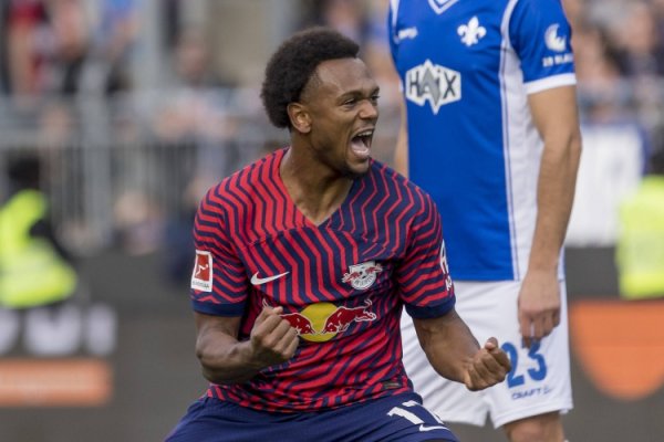 跟队记者：尤文仍在等待莱比锡批准奥蓬达转会，所以迟迟没有官宣