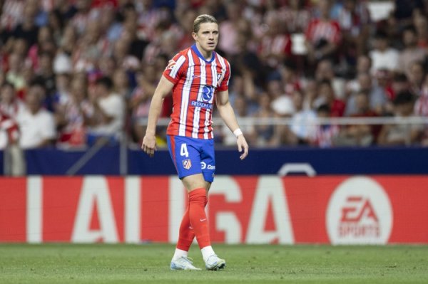 记者：曼联考虑过租出加拉格尔的事宜，马竞只愿奏凯出售球员