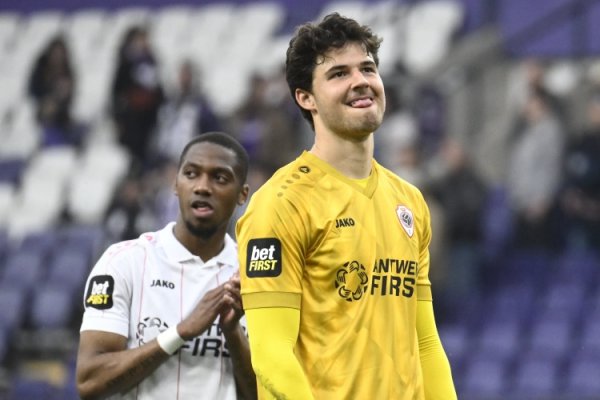 太空体育：曼联已为引进安特卫普23岁门将拉门斯而提交了来去单