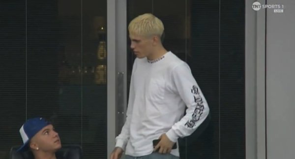 只差官宣！加纳乔出当今斯坦福桥，将不雅战今晚切尔西比赛