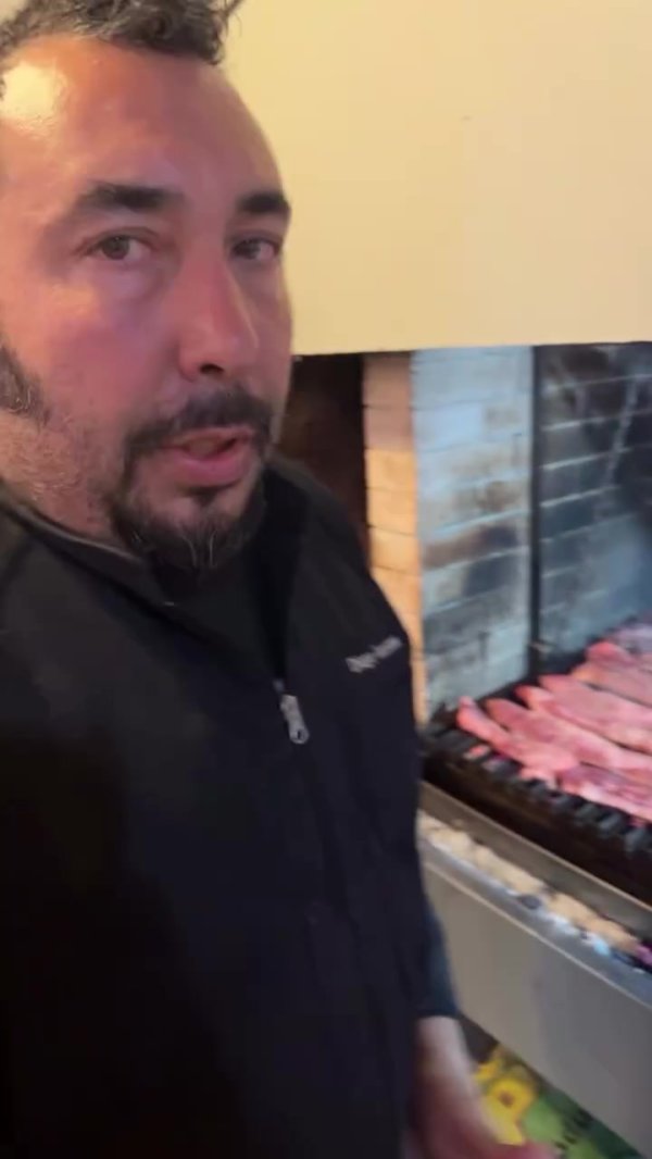 必备好意思食！大马丁社媒晒阿根廷队厨房烤肉视频