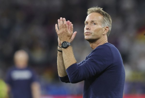 尤尔曼德：握教勒沃库森我深感运气 对塑造药厂的改日充满能源