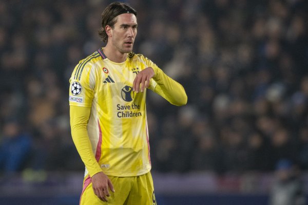 记者：尤文里面局势发生变化，弗拉霍维奇很快就会收到续约条约