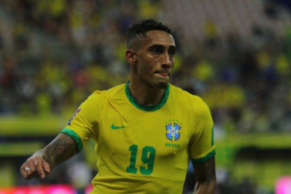 拉菲尼亚：在4000米海拔比赛就不自制，裁判还判点那更难踢了