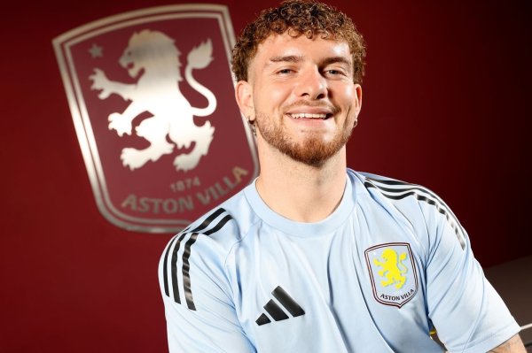 心系母队，埃利奥特晒不雅战利物浦VS马竞照