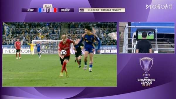有惊无险！莱切特禁区内二次反弹球打手，主裁回看后保管不给点