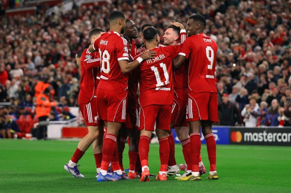 迪尼：利物浦英超卫冕险些不能回击，像往日泰森横扫拳坛不战而胜